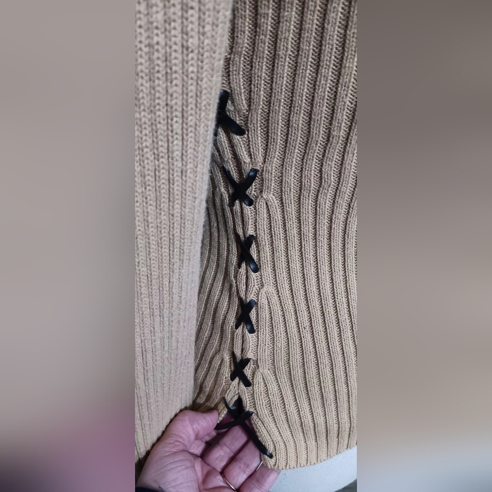 Absolutely Creative Worldwide Sweater Medium
